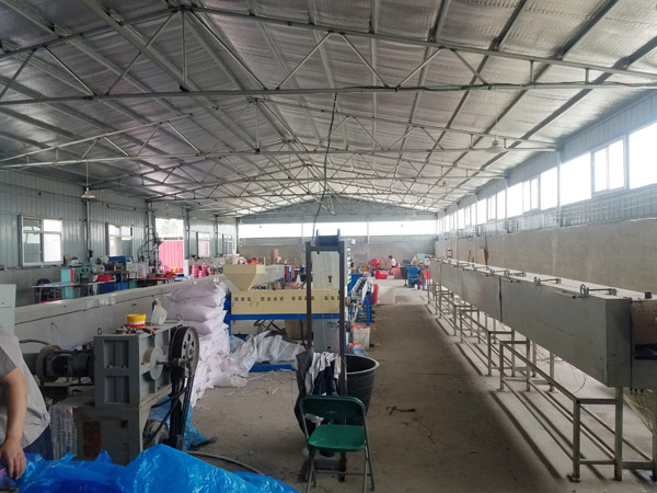 碳纖維地暖廠家生產(chǎn)車(chē)間